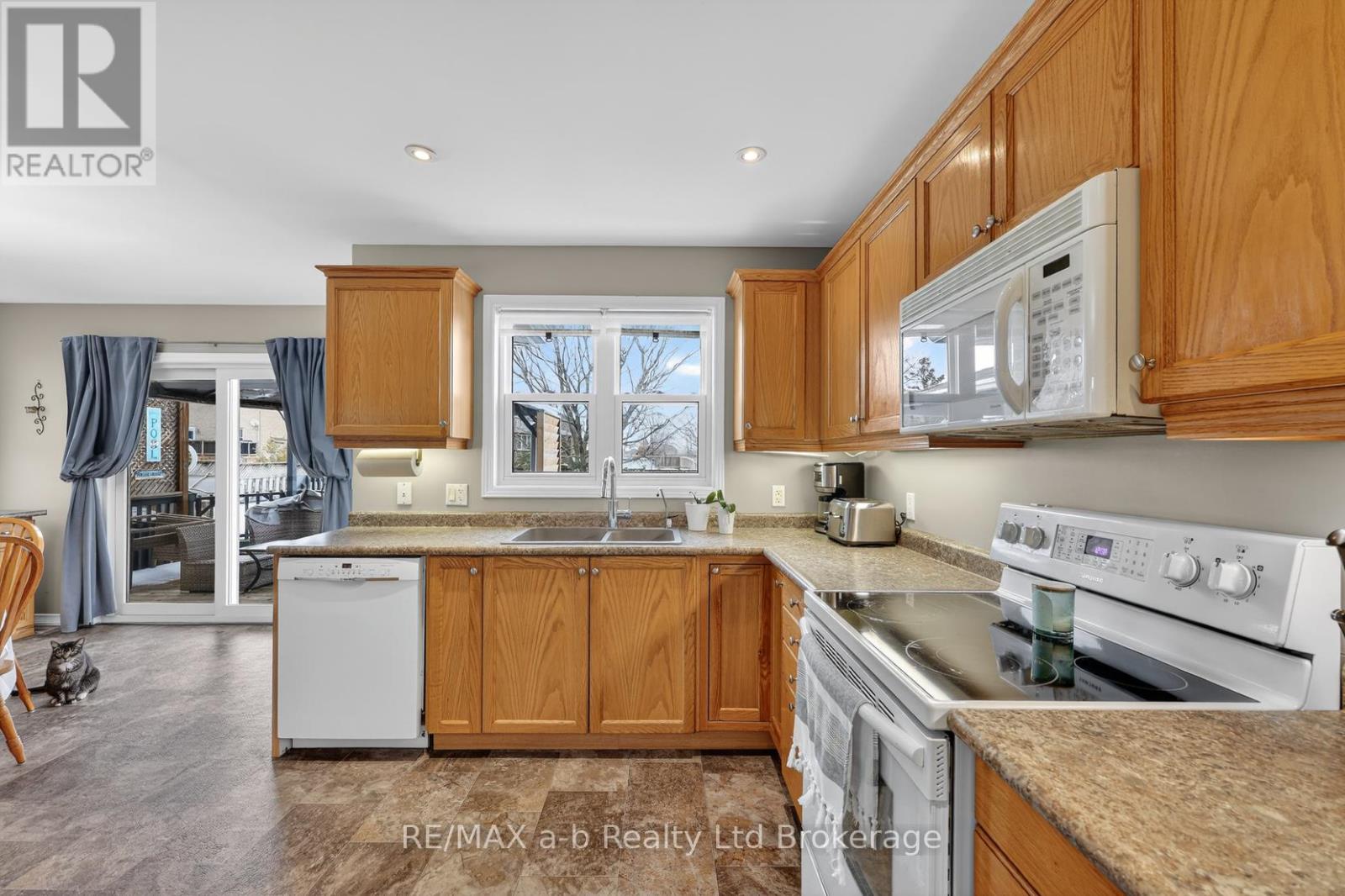 20 Owen Street, Ingersoll (Ingersoll - South), Ontario  N5C 4G7 - Photo 18 - X12854224