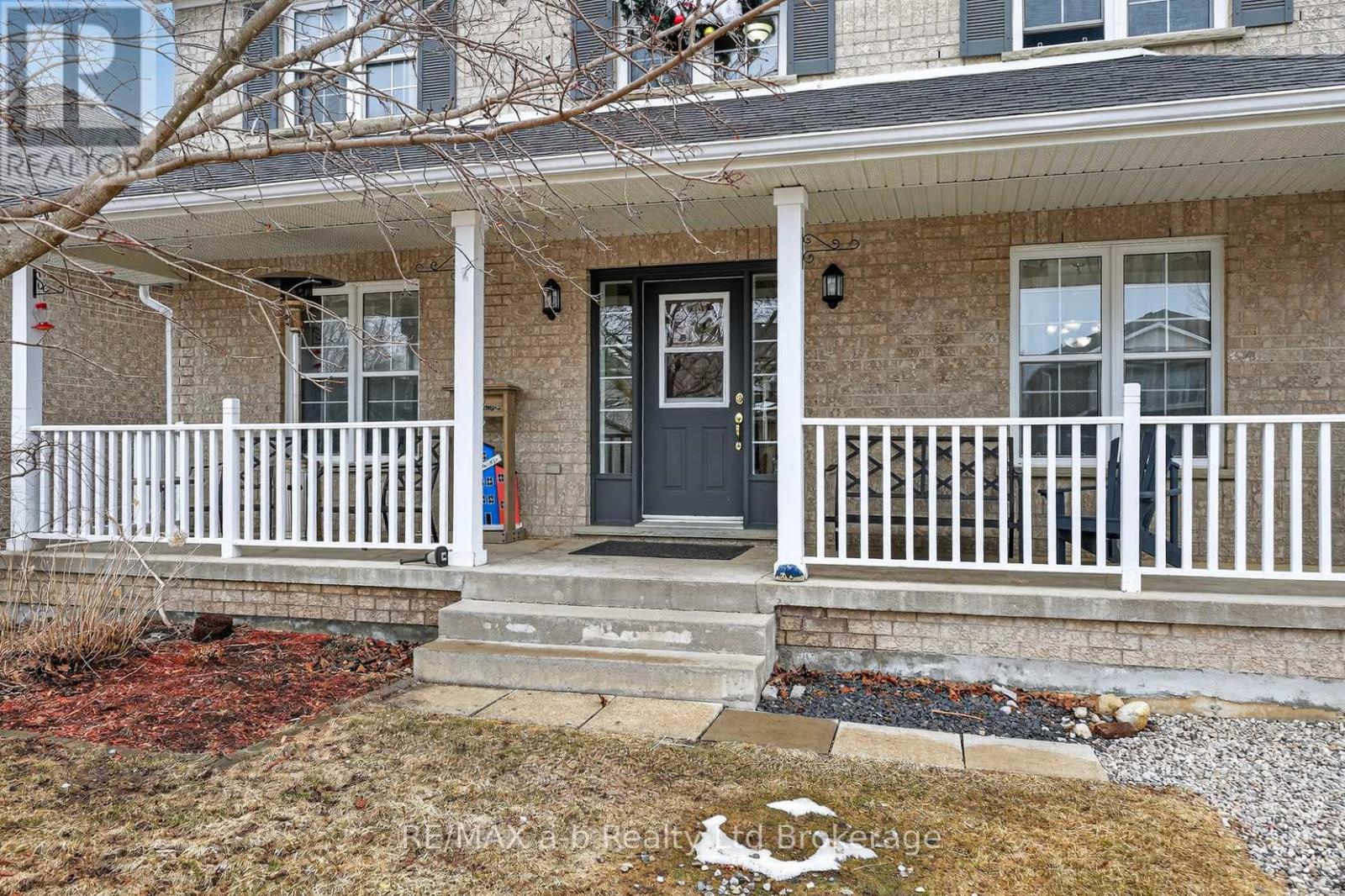 20 Owen Street, Ingersoll (Ingersoll - South), Ontario  N5C 4G7 - Photo 3 - X12854224