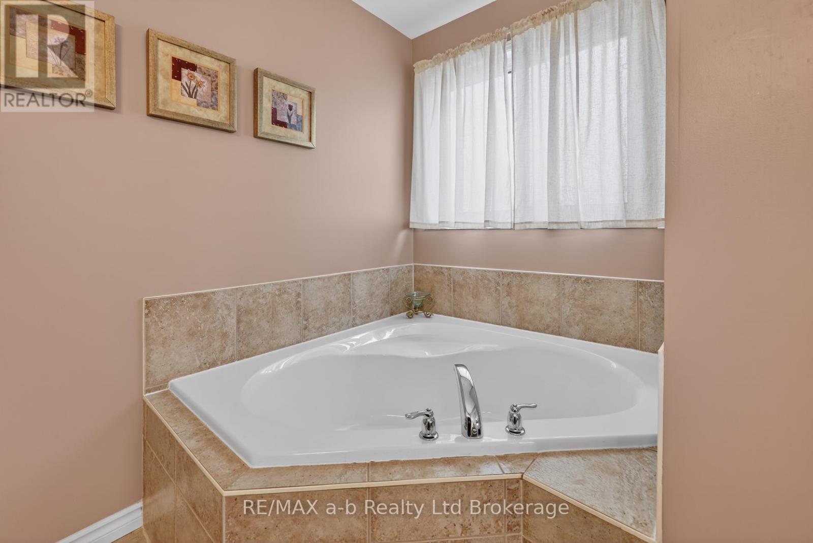 20 Owen Street, Ingersoll (Ingersoll - South), Ontario  N5C 4G7 - Photo 33 - X12854224