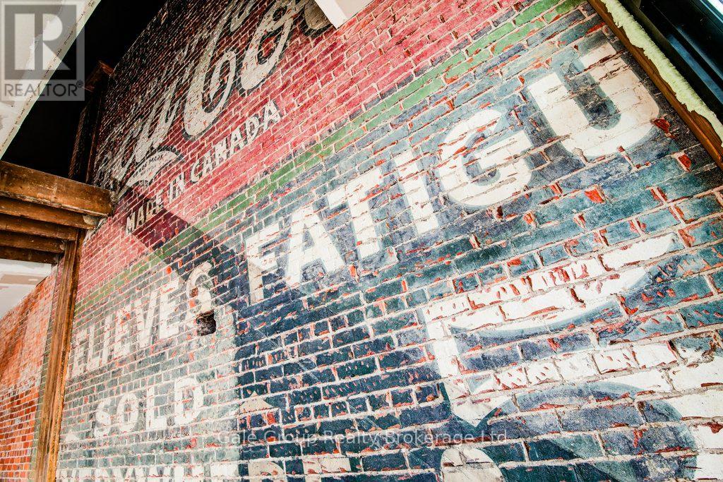 533 Dundas Street, Woodstock (Woodstock - North), Ontario  N4S 1C3 - Photo 14 - X12854786