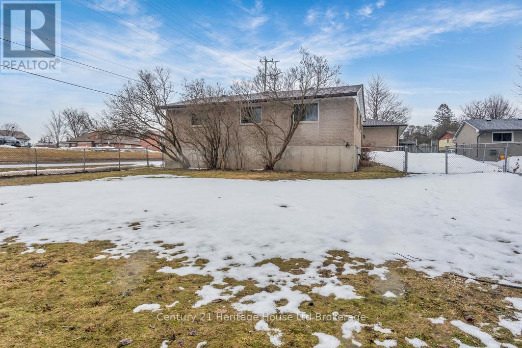 368 Odlum Drive, Woodstock (Woodstock - South), Ontario  N4S 3S2 - Photo 6 - X12856294