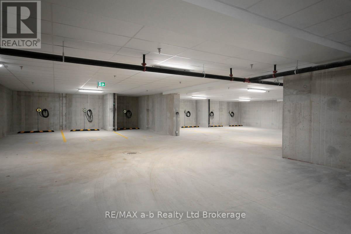 A - 370 South Street S, London East (East K), Ontario  N6B 1B8 - Photo 6 - X12860468