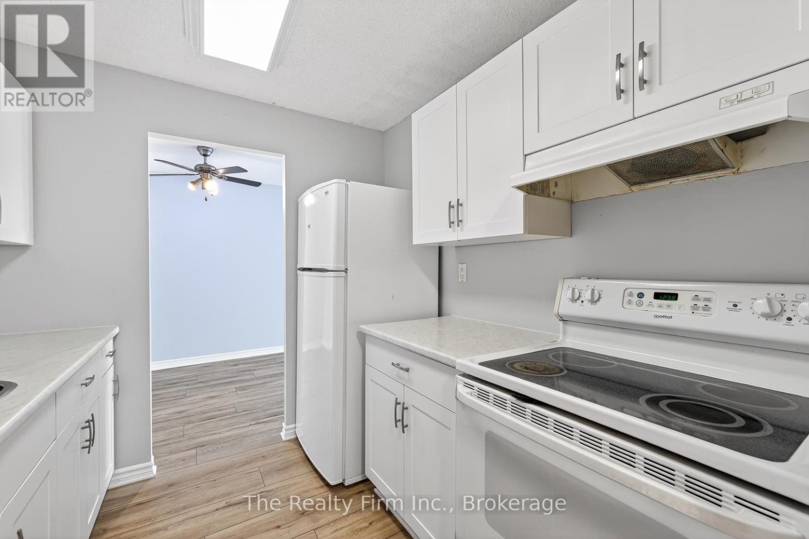 1515 - 45 Pond Mills Road, London South (South J), Ontario  N5Z 4W5 - Photo 5 - X12861226