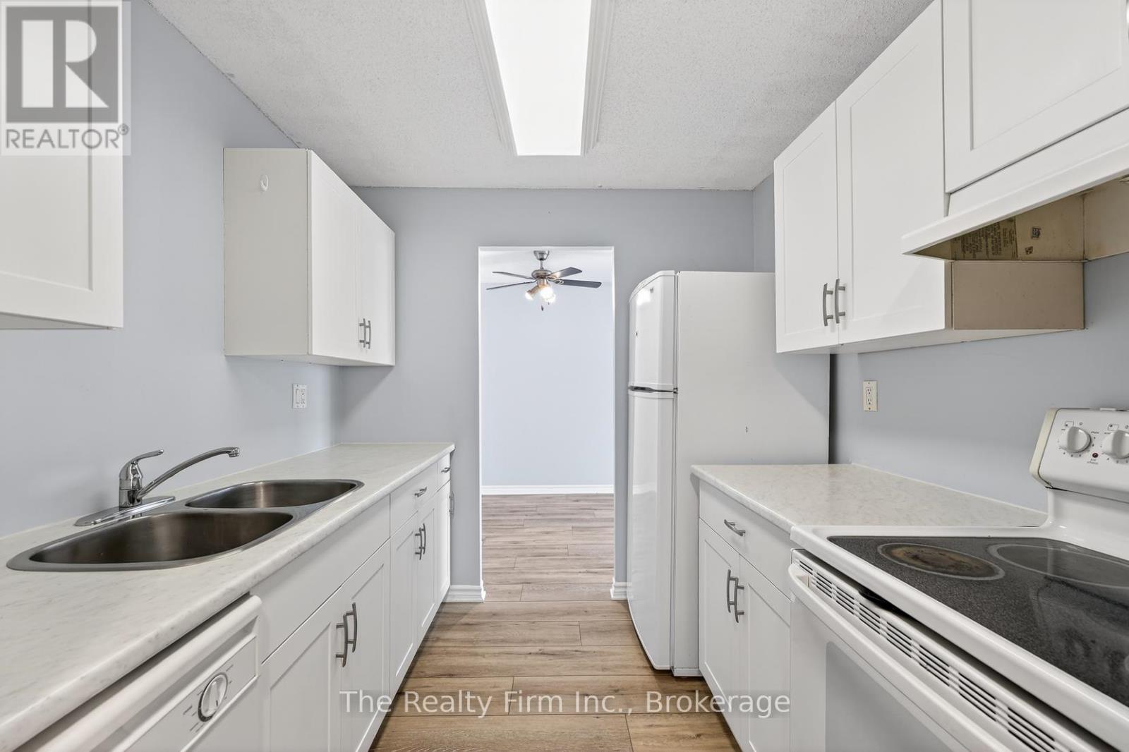 1515 - 45 Pond Mills Road, London South (South J), Ontario  N5Z 4W5 - Photo 6 - X12861226