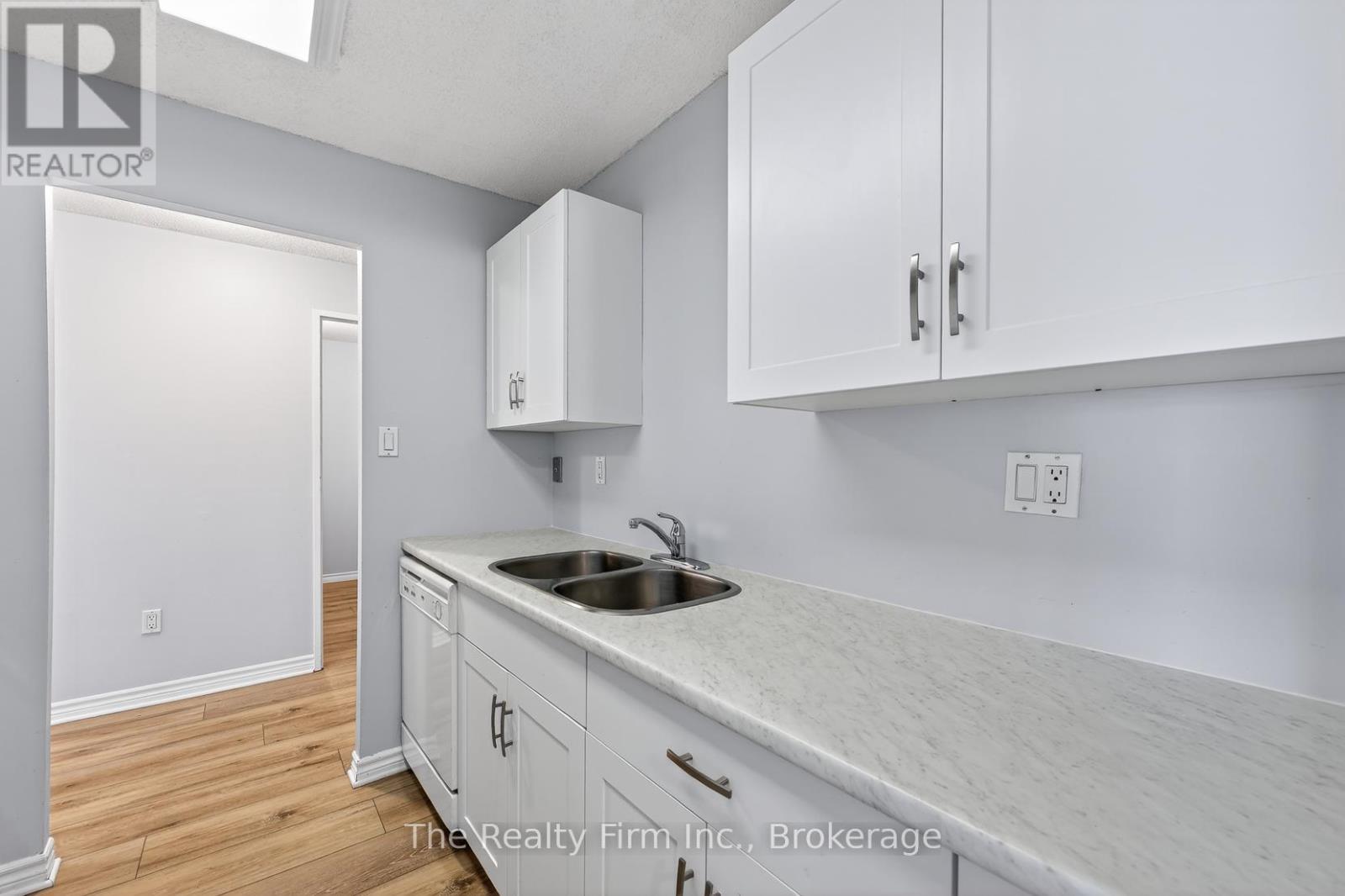 1515 - 45 Pond Mills Road, London South (South J), Ontario  N5Z 4W5 - Photo 7 - X12861226