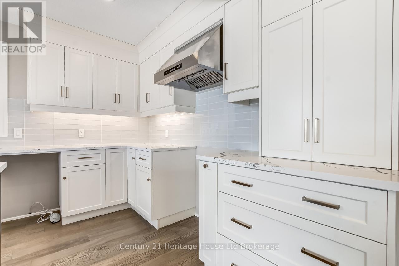 327 Anderson Street, Woodstock (Woodstock - South), Ontario  N4S 0G6 - Photo 10 - X12863190