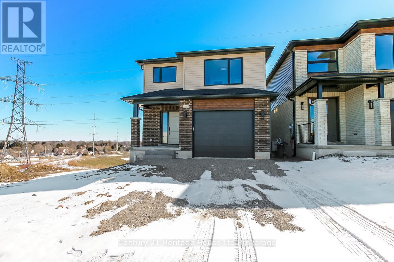 327 Anderson Street, Woodstock (Woodstock - South), Ontario  N4S 0G6 - Photo 2 - X12863190