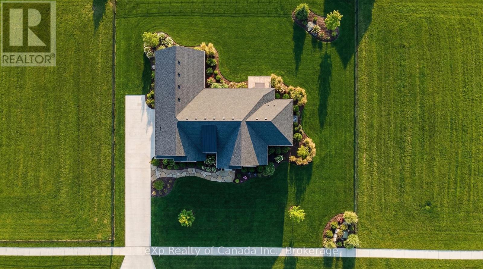 65 Meadowlands Drive, Norwich (Otterville), Ontario  N0J 1R0 - Photo 2 - X12865758