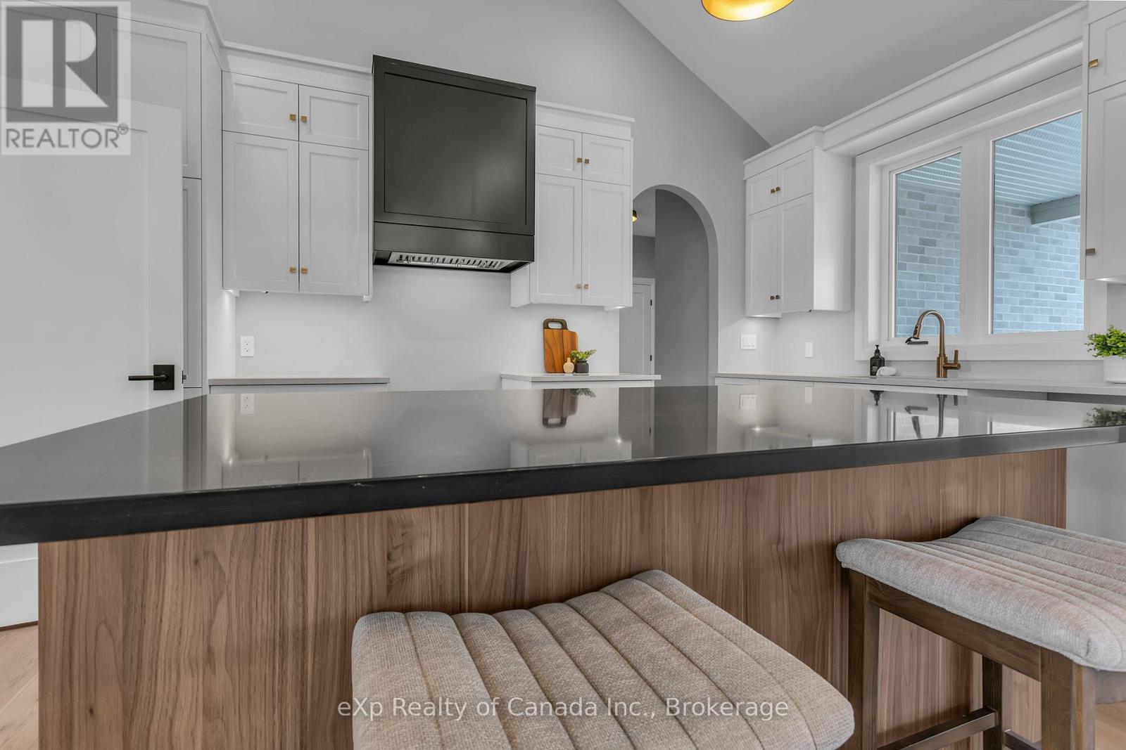 65 Meadowlands Drive, Norwich (Otterville), Ontario  N0J 1R0 - Photo 30 - X12865758