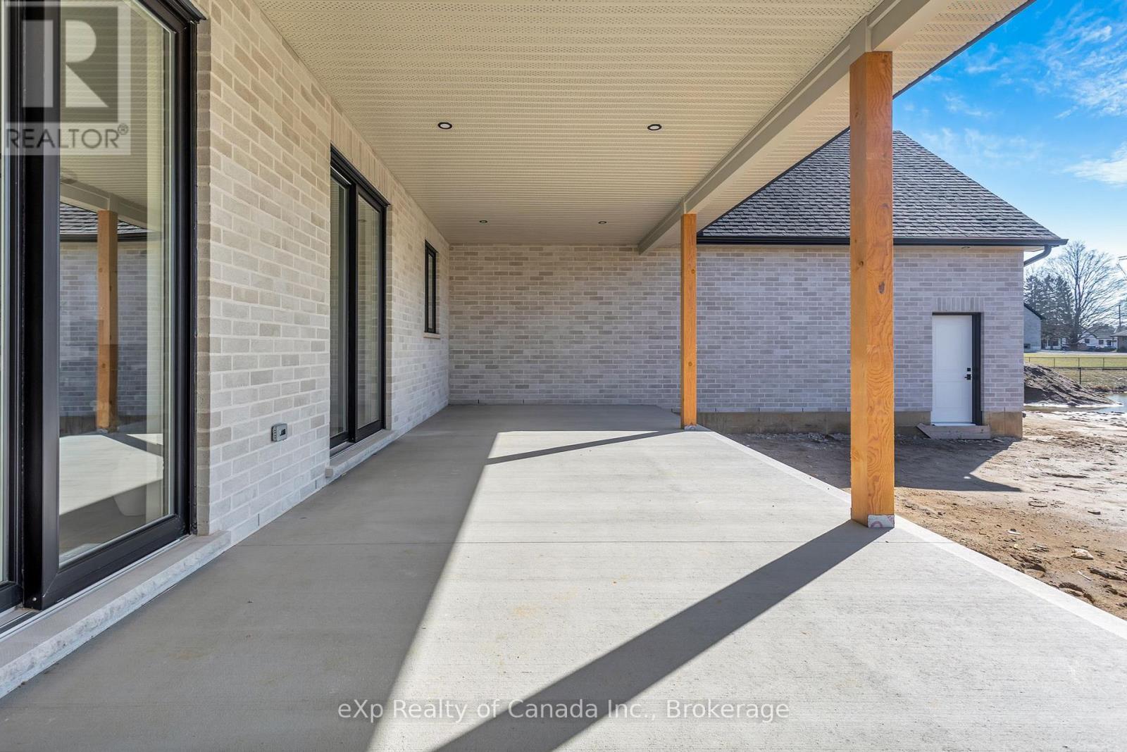 65 Meadowlands Drive, Norwich (Otterville), Ontario  N0J 1R0 - Photo 9 - X12865758