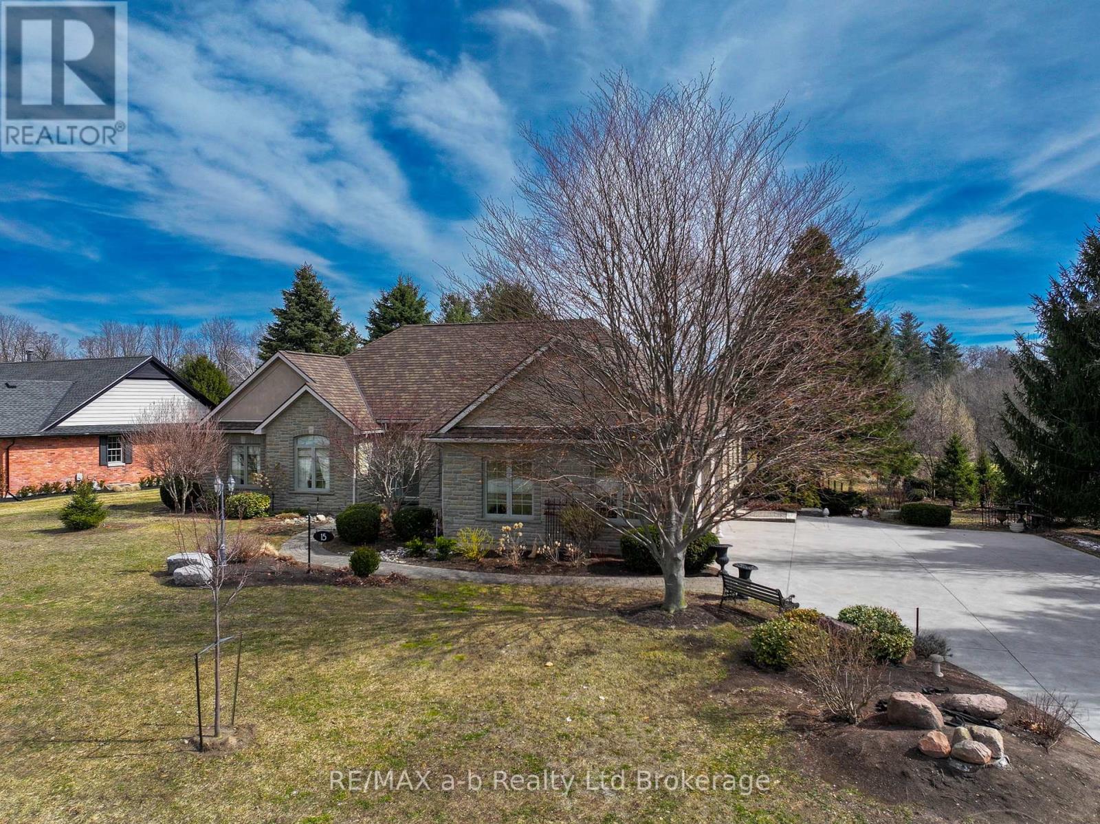 15 Otterview Drive, Norwich (Otterville), Ontario  N0J 1R0 - Photo 2 - X12870016