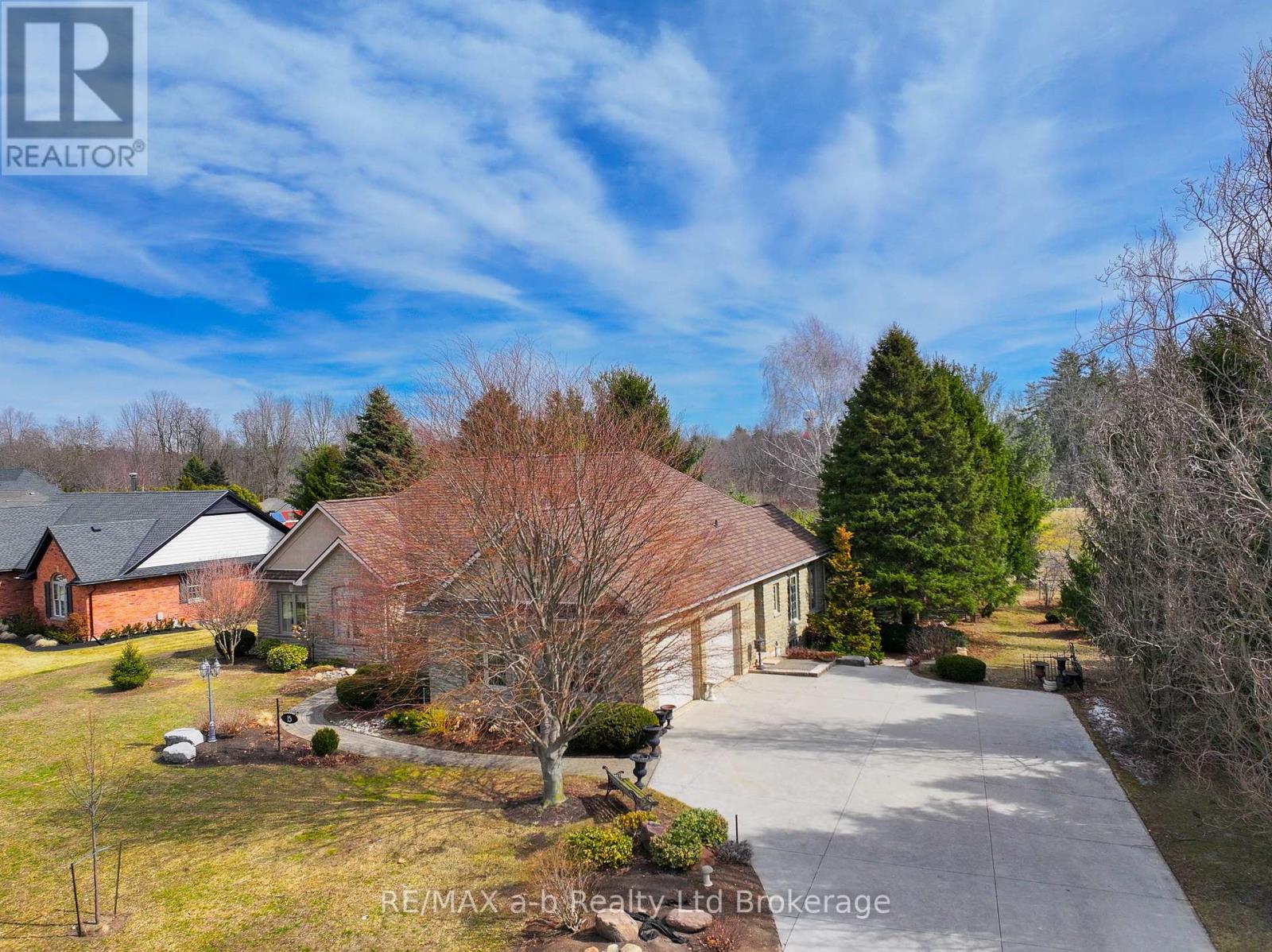 15 Otterview Drive, Norwich (Otterville), Ontario  N0J 1R0 - Photo 3 - X12870016