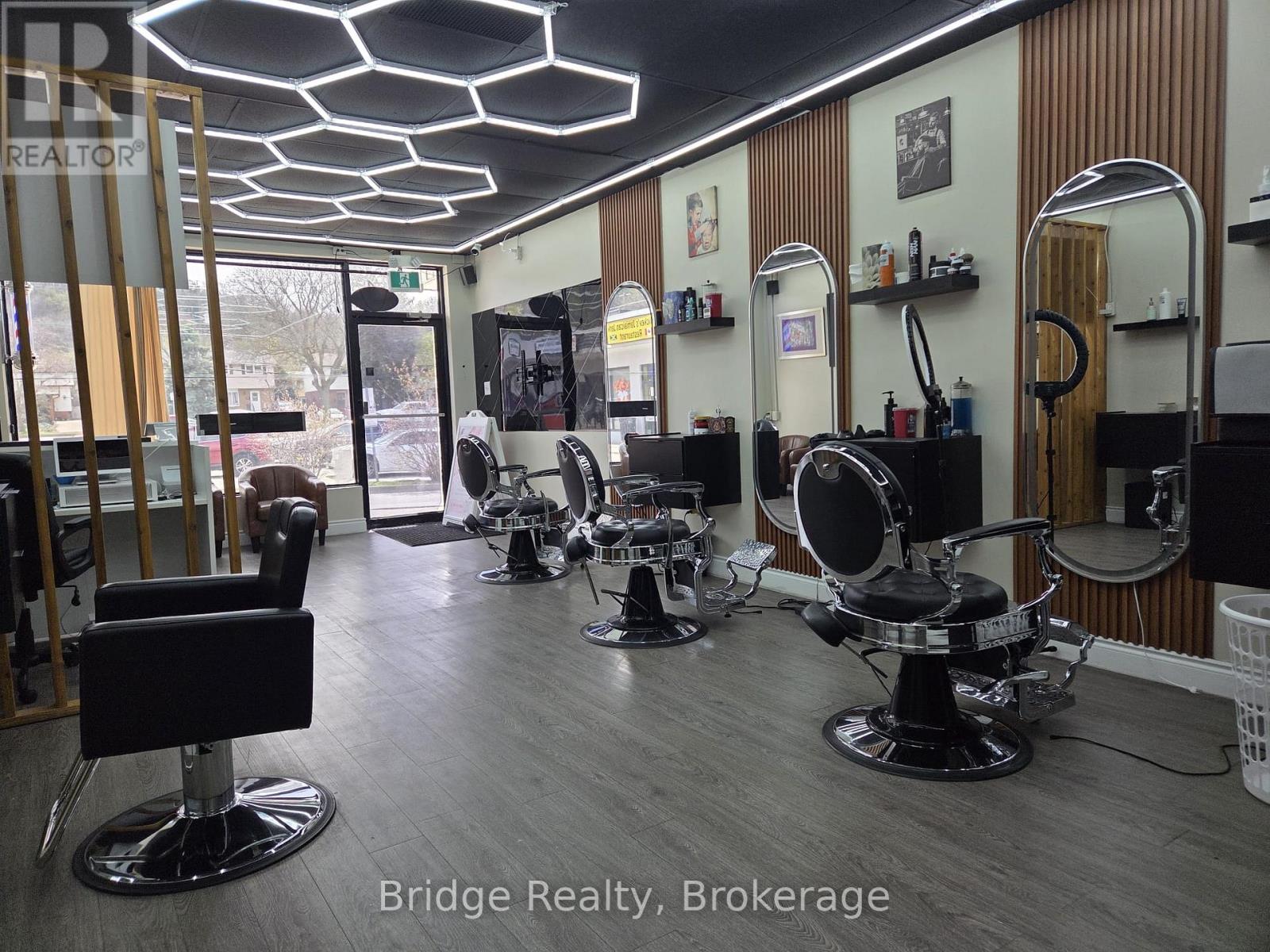 4 - 635 Greenhill Avenue, Hamilton (Vincent), Ontario  L8K 5W8 - Photo 12 - X12878280