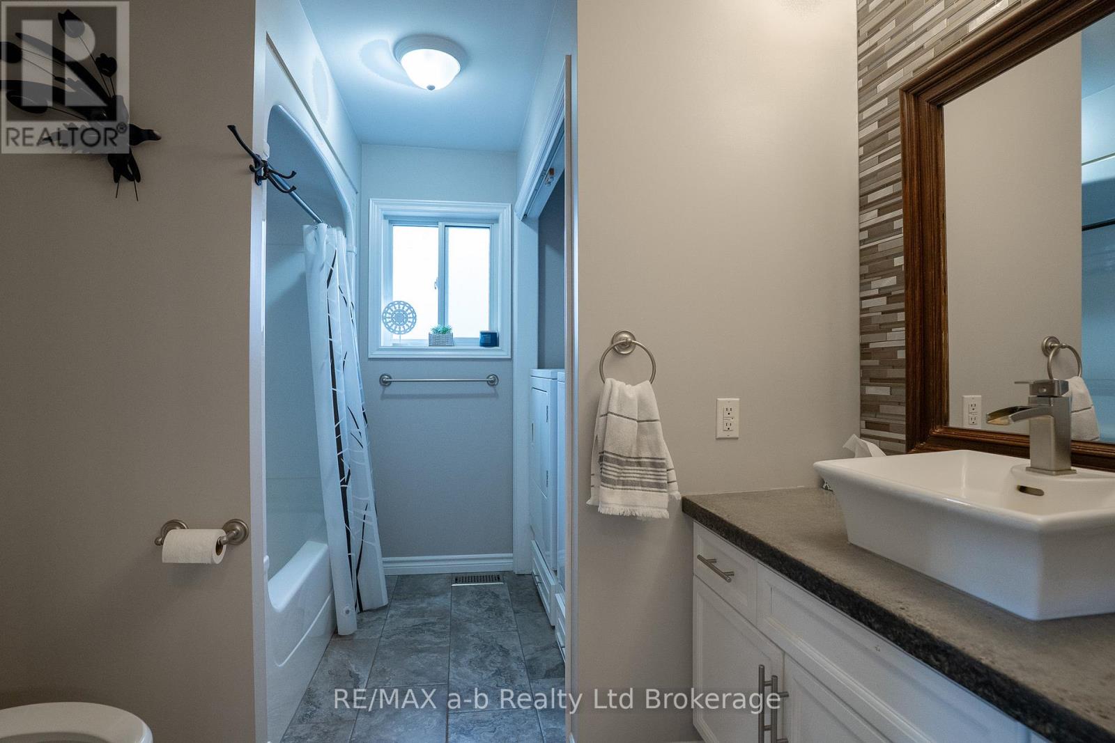 4 George Street, Norwich (Norwich Town), Ontario  N0J 1P0 - Photo 12 - X12878756