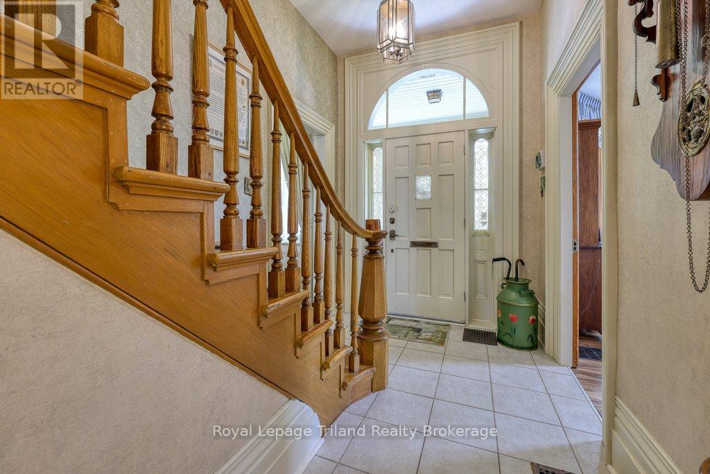 94 Rolph Street, Tillsonburg, Ontario  N4G 3Y4 - Photo 3 - X12879076