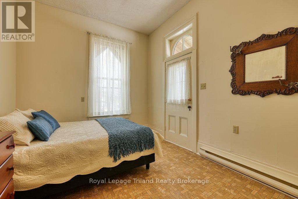 94 Rolph Street, Tillsonburg, Ontario  N4G 3Y4 - Photo 33 - X12879076