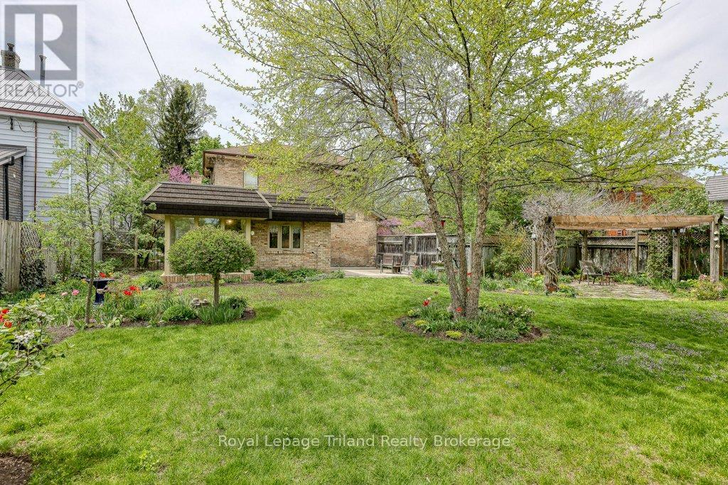 94 Rolph Street, Tillsonburg, Ontario  N4G 3Y4 - Photo 37 - X12879076