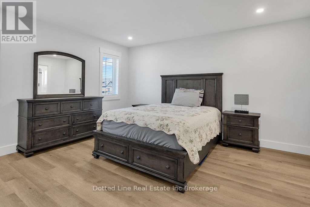 18 Walnut Drive, Tillsonburg, Ontario  N4G 5S2 - Photo 12 - X12879414