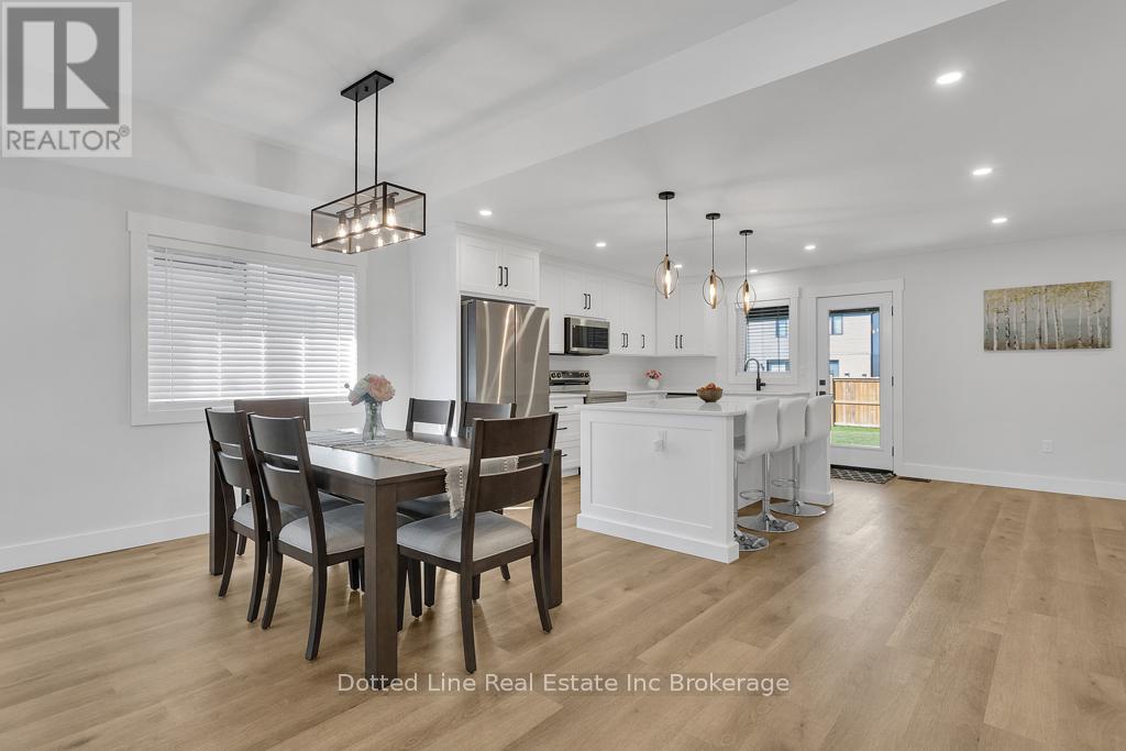 18 Walnut Drive, Tillsonburg, Ontario  N4G 5S2 - Photo 5 - X12879414