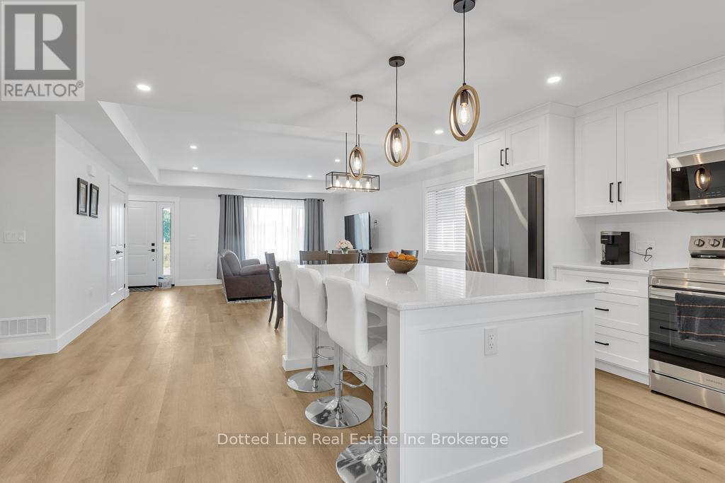 18 Walnut Drive, Tillsonburg, Ontario  N4G 5S2 - Photo 7 - X12879414