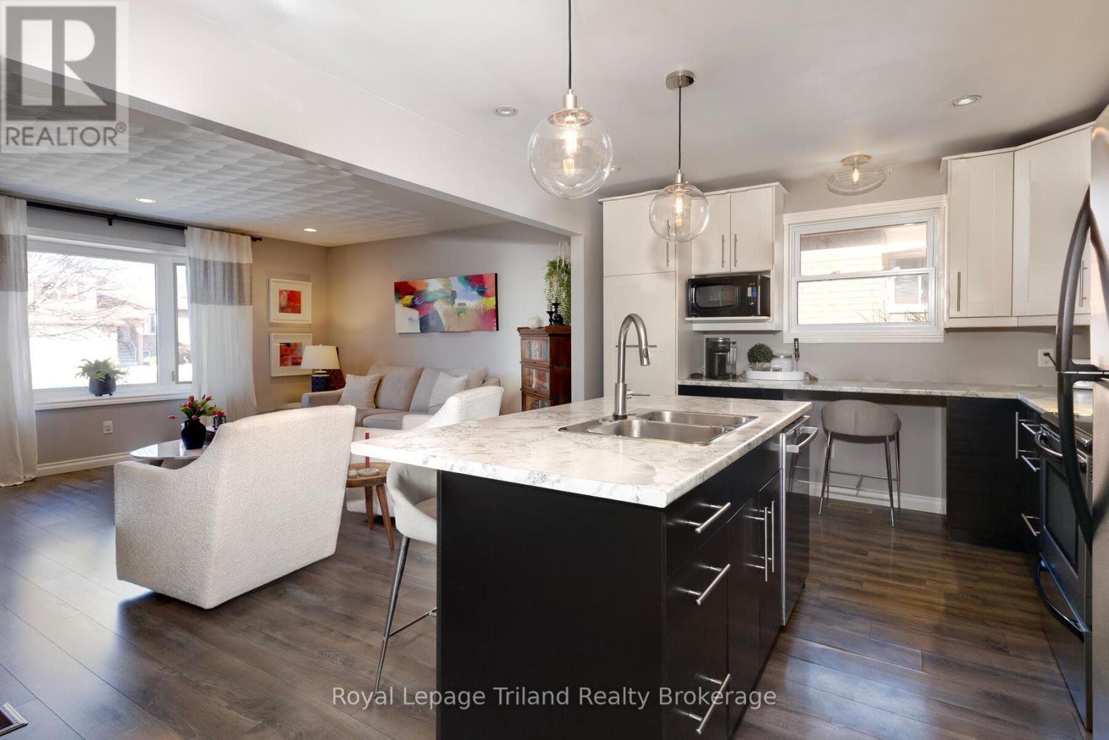 26 Knowles Drive, Woodstock (Woodstock - North), Ontario  N4S 8T8 - Photo 10 - X12879468