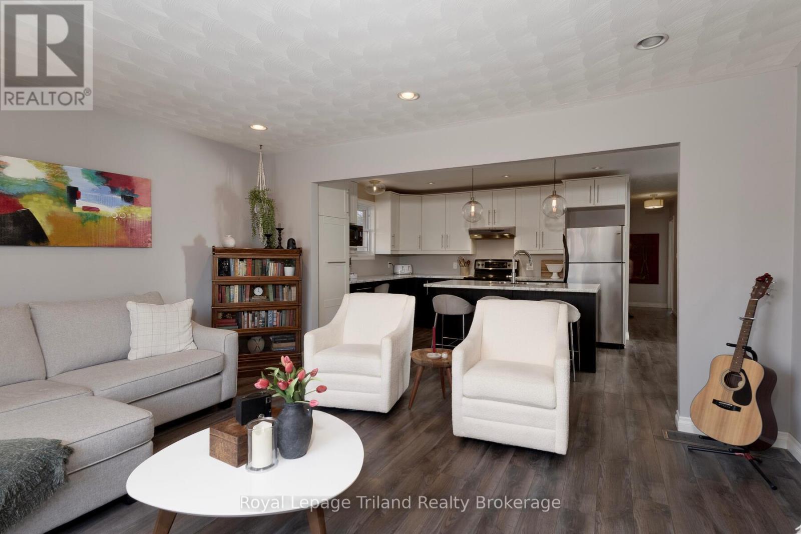 26 Knowles Drive, Woodstock (Woodstock - North), Ontario  N4S 8T8 - Photo 11 - X12879468