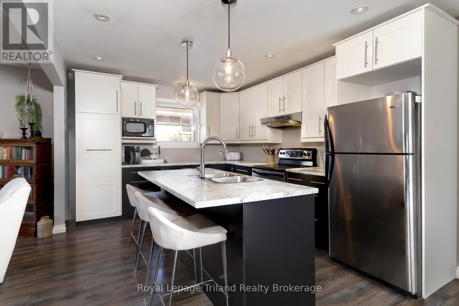 26 Knowles Drive, Woodstock (Woodstock - North), Ontario  N4S 8T8 - Photo 15 - X12879468