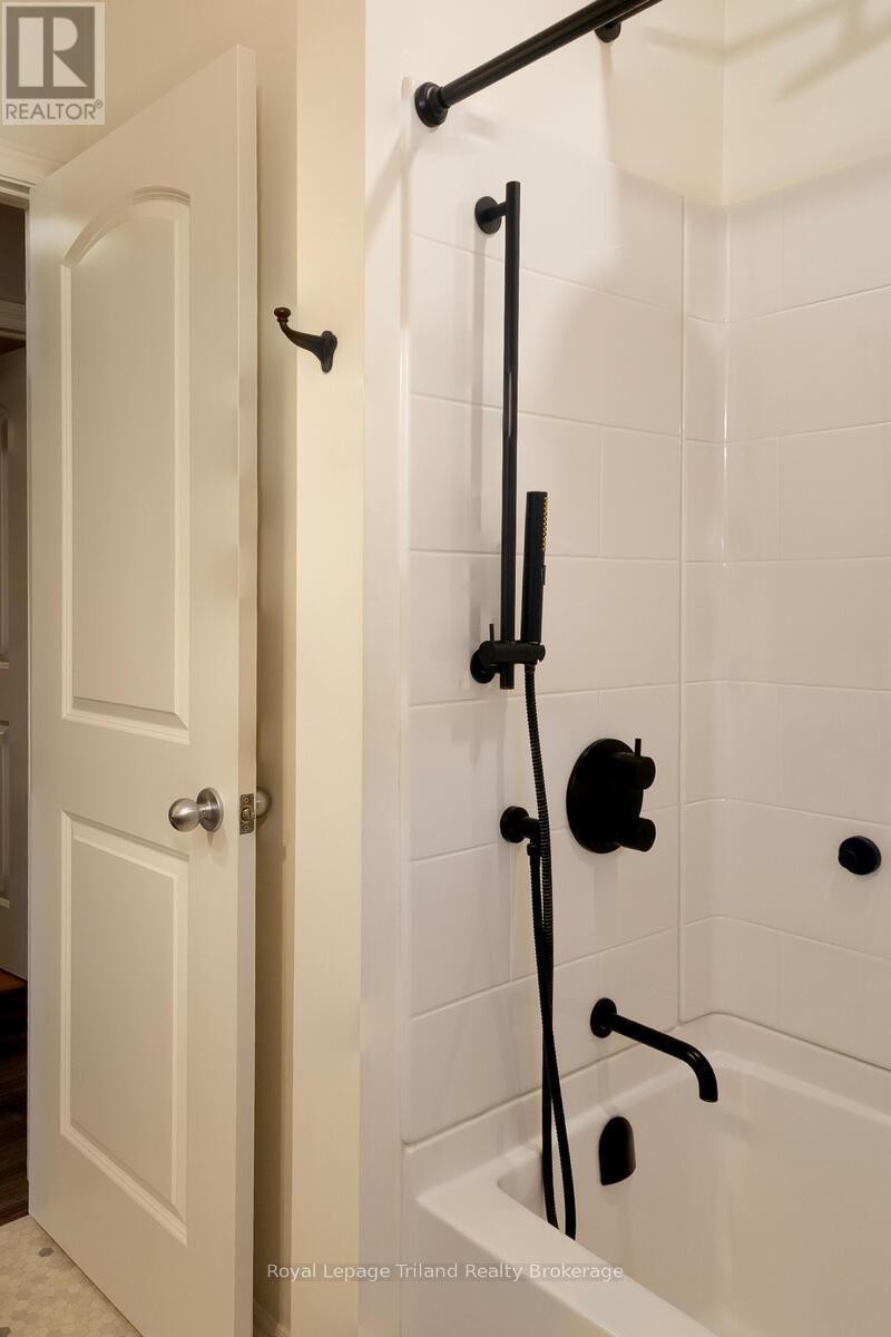 26 Knowles Drive, Woodstock (Woodstock - North), Ontario  N4S 8T8 - Photo 24 - X12879468