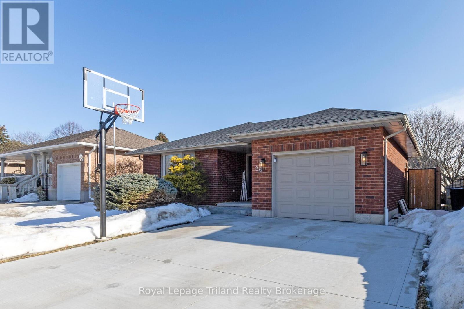 26 Knowles Drive, Woodstock (Woodstock - North), Ontario  N4S 8T8 - Photo 34 - X12879468