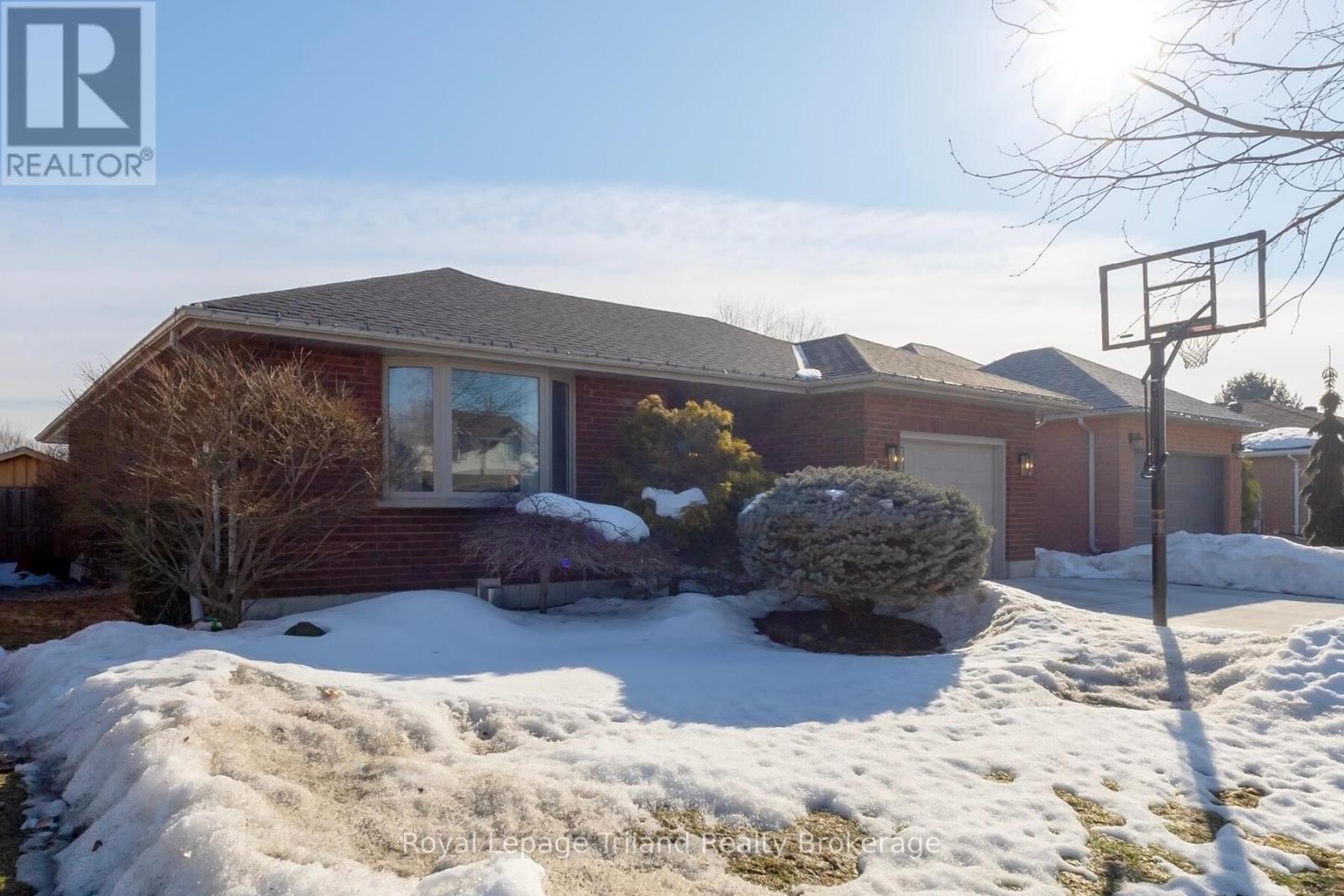 26 Knowles Drive, Woodstock (Woodstock - North), Ontario  N4S 8T8 - Photo 35 - X12879468