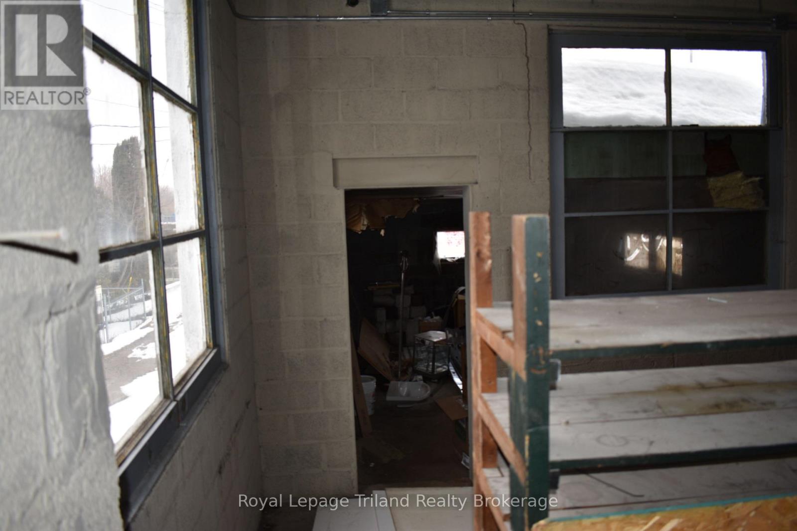 11 Ontario Road, West Perth (Mitchell), Ontario  N0K 1N0 - Photo 9 - X12880624