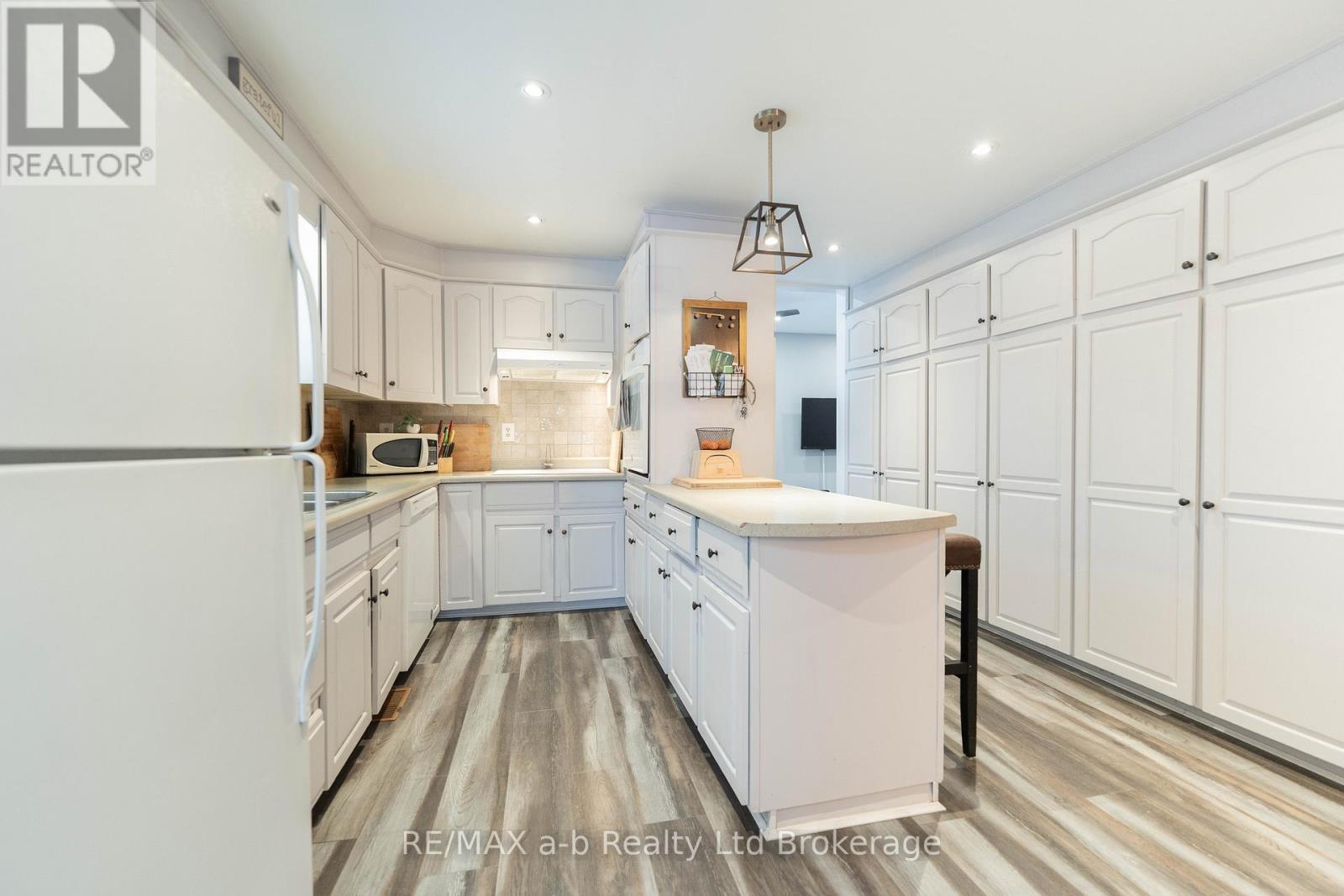 13 Potters Road N, Tillsonburg, Ontario  N4G 2G9 - Photo 16 - X12886534