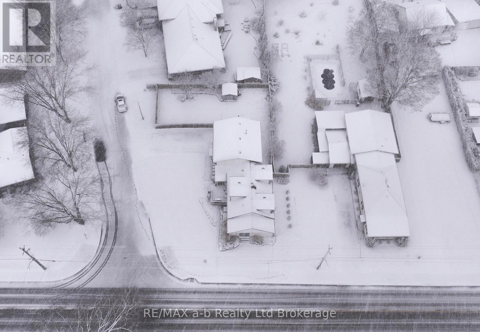 13 Potters Road N, Tillsonburg, Ontario  N4G 2G9 - Photo 44 - X12886534