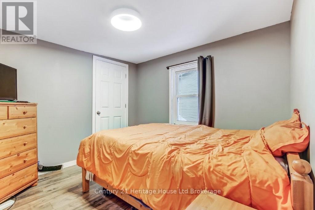 87 Bay Street, Woodstock (Woodstock - South), Ontario  N4S 3K7 - Photo 12 - X12888922