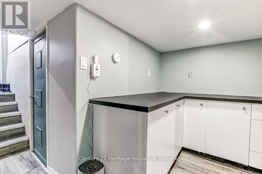 87 Bay Street, Woodstock (Woodstock - South), Ontario  N4S 3K7 - Photo 18 - X12888922