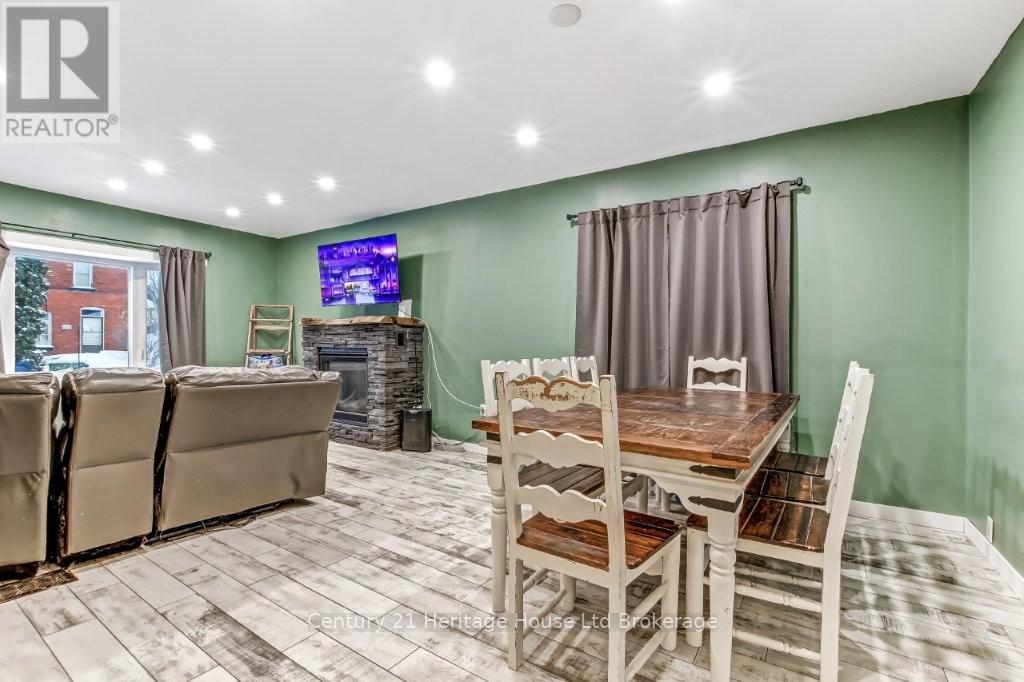 87 Bay Street, Woodstock (Woodstock - South), Ontario  N4S 3K7 - Photo 8 - X12888922