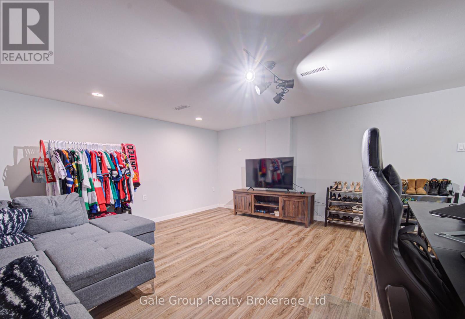 400 Odlum Drive, Woodstock (Woodstock - South), Ontario  N4S 3S2 - Photo 21 - X12890026