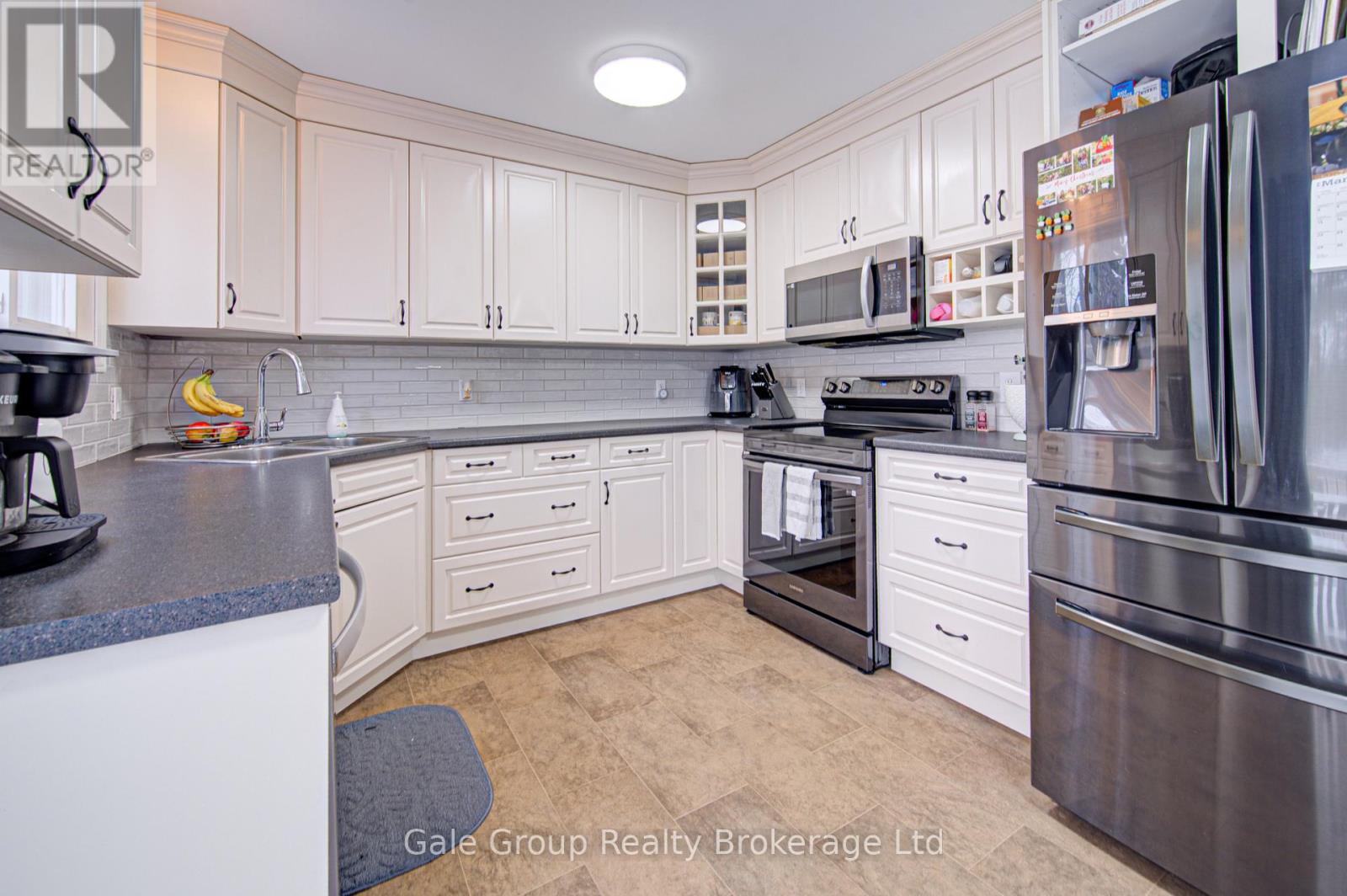 400 Odlum Drive, Woodstock (Woodstock - South), Ontario  N4S 3S2 - Photo 8 - X12890026