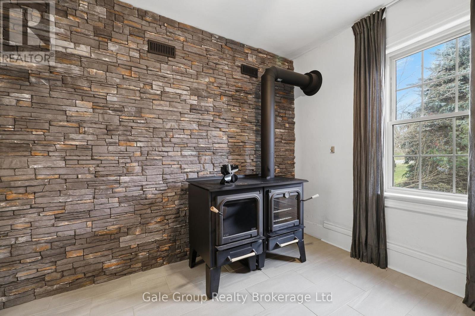 1349 Queen Street, Wilmot, Ontario  N0B 2E0 - Photo 18 - X12892194