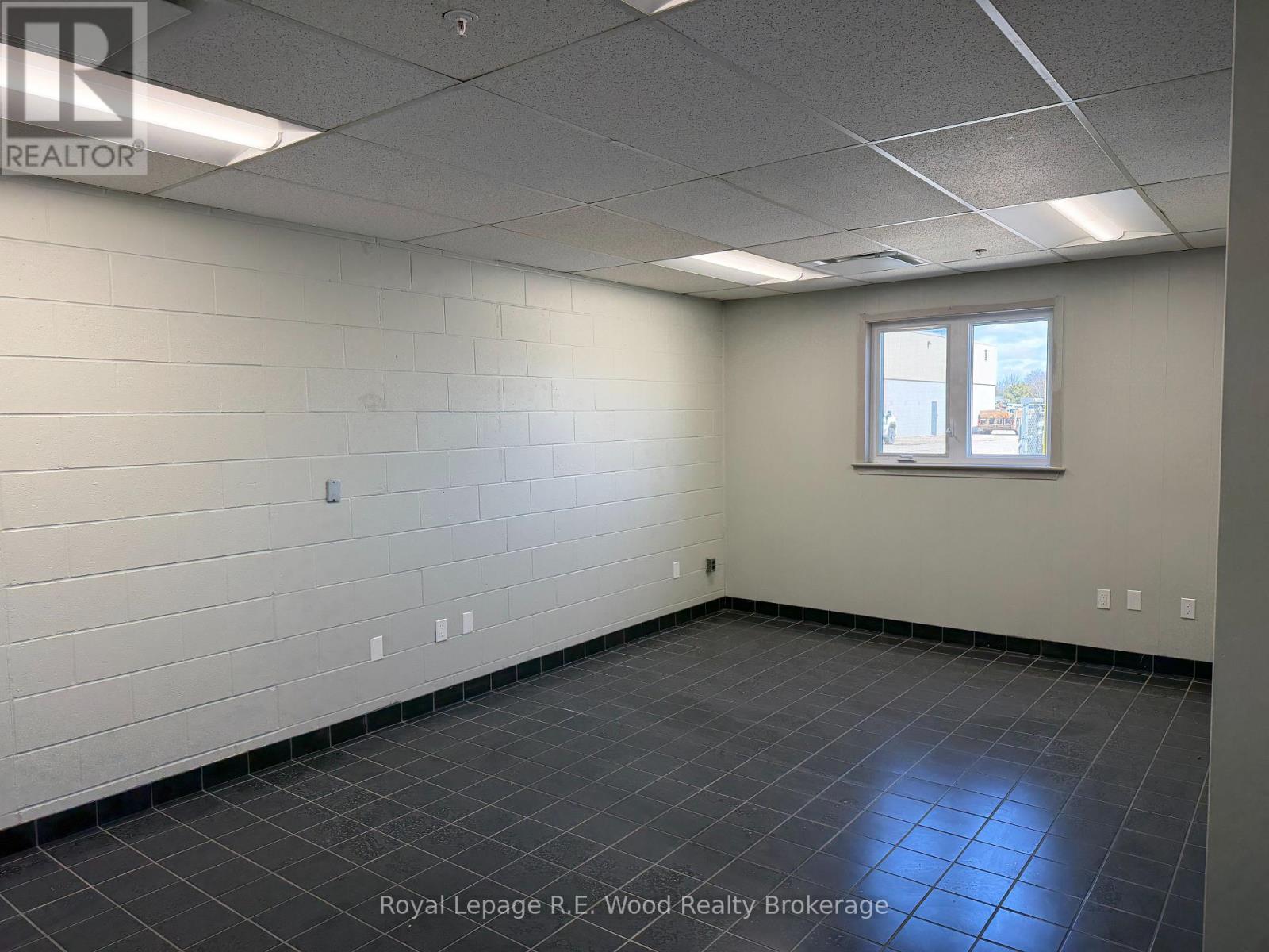 9 - 100 Townline Road, Tillsonburg, Ontario  N4G 2P9 - Photo 8 - X12892414