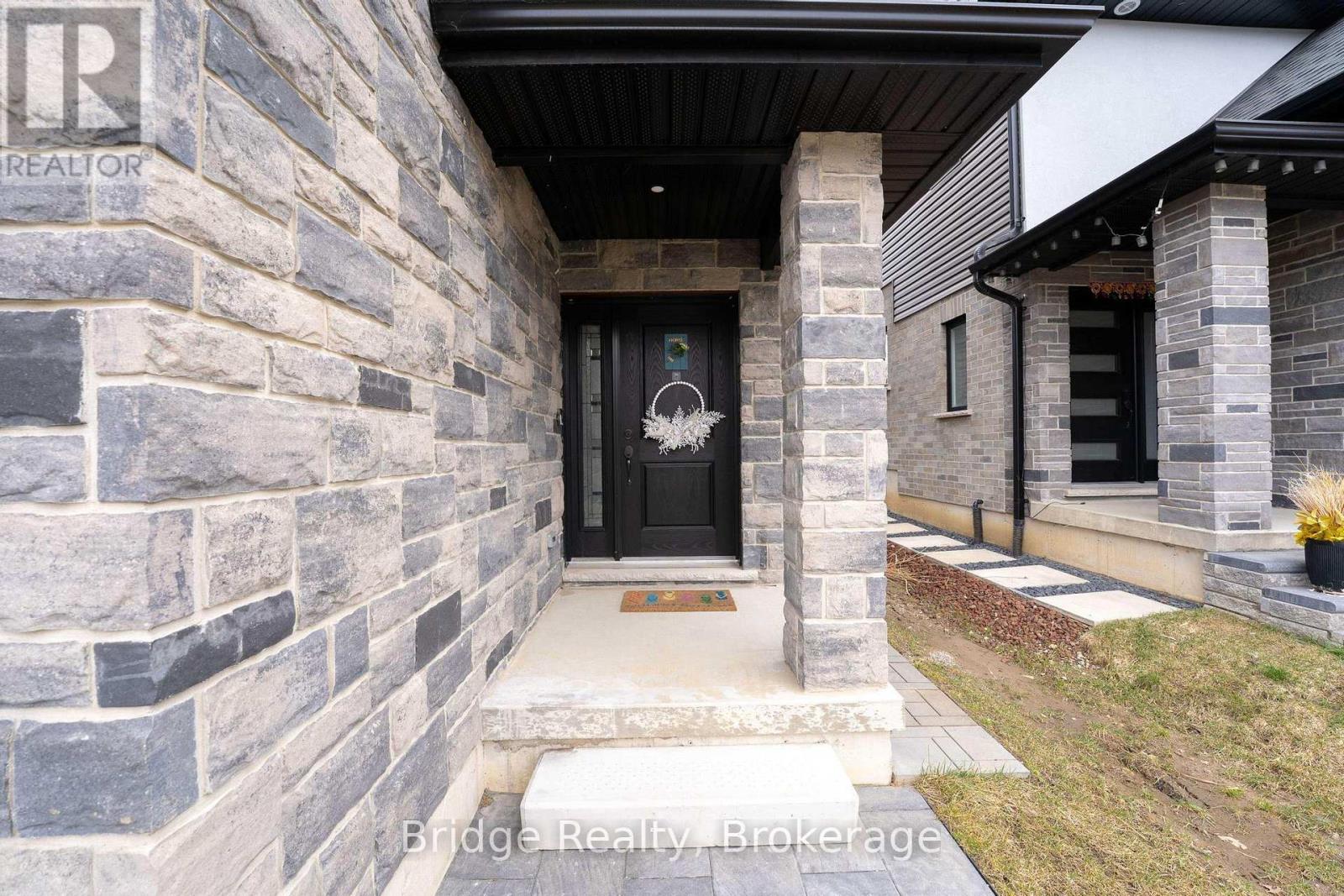 161 Hemlock Street, Woodstock (Woodstock - North), Ontario  N4S 0E4 - Photo 5 - X12893324