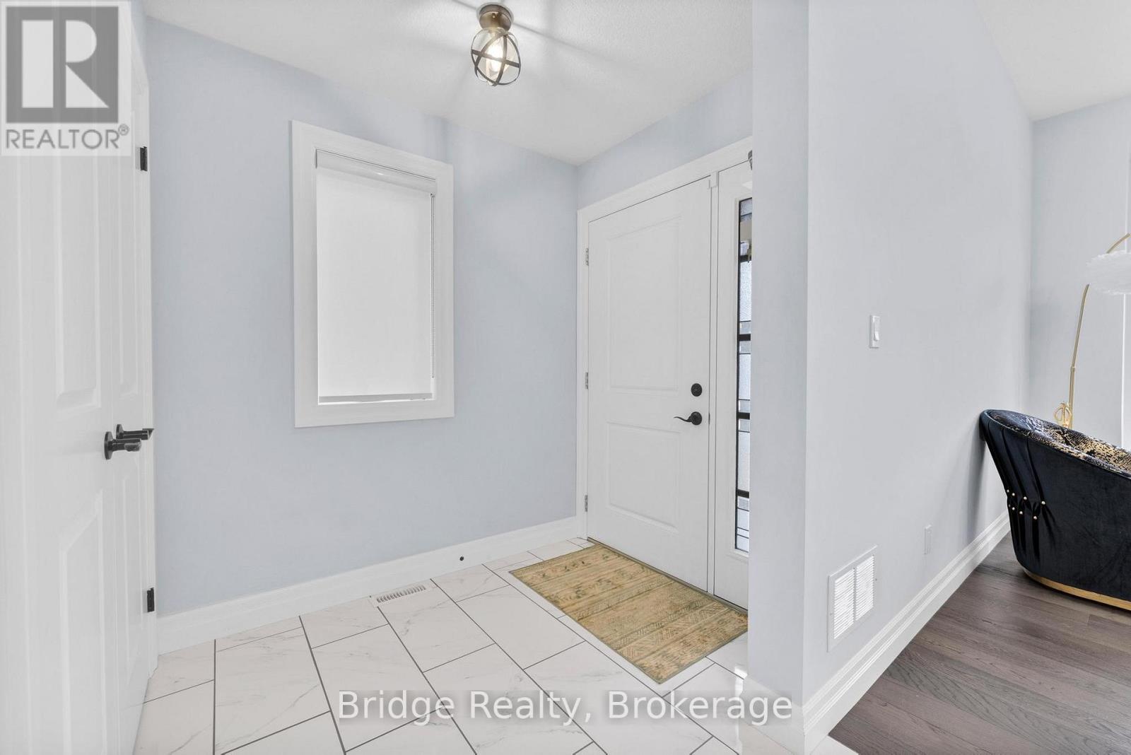 161 Hemlock Street, Woodstock (Woodstock - North), Ontario  N4S 0E4 - Photo 6 - X12893324