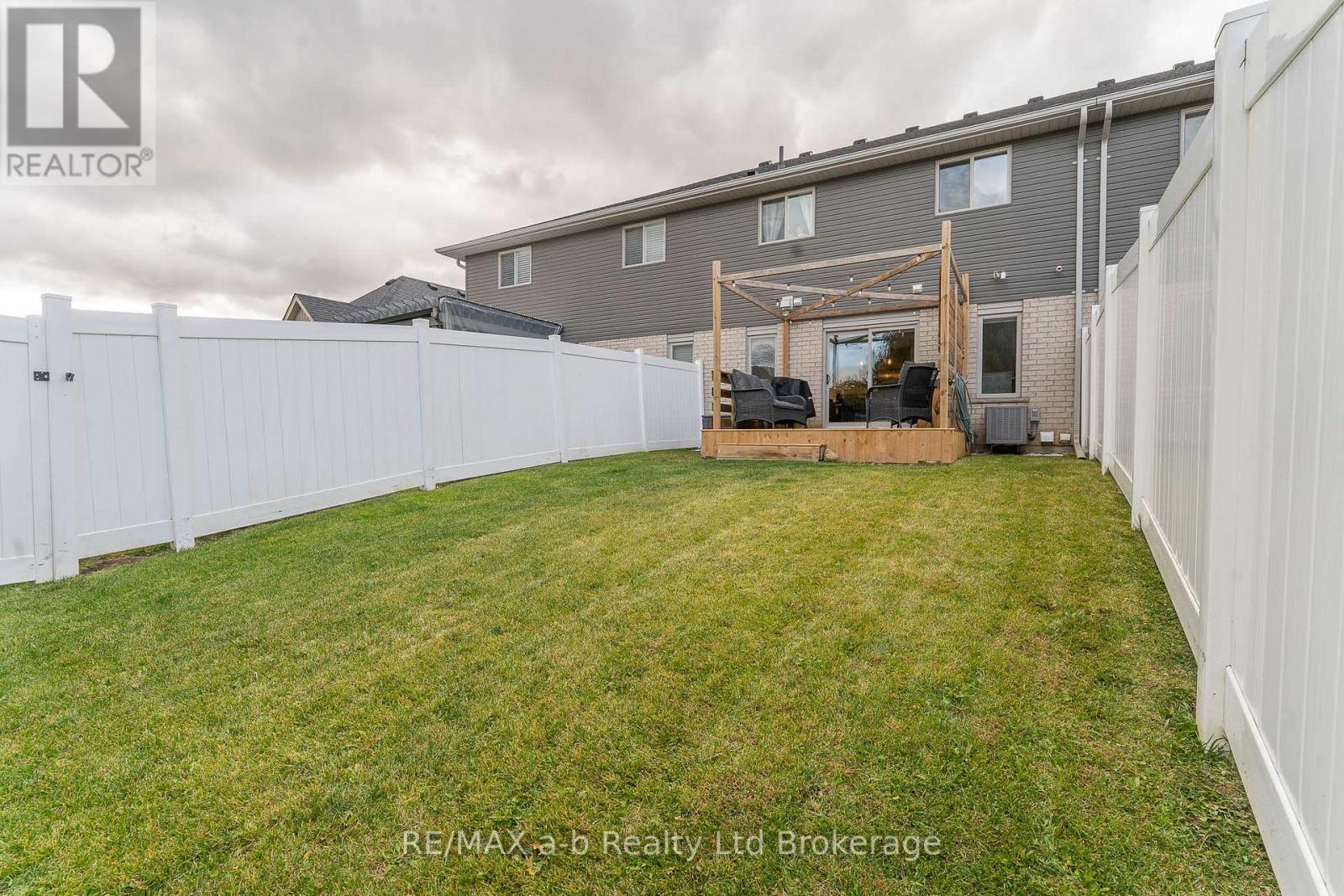 109 Denrich Avenue, Tillsonburg, Ontario  N4G 0H1 - Photo 25 - X12894388