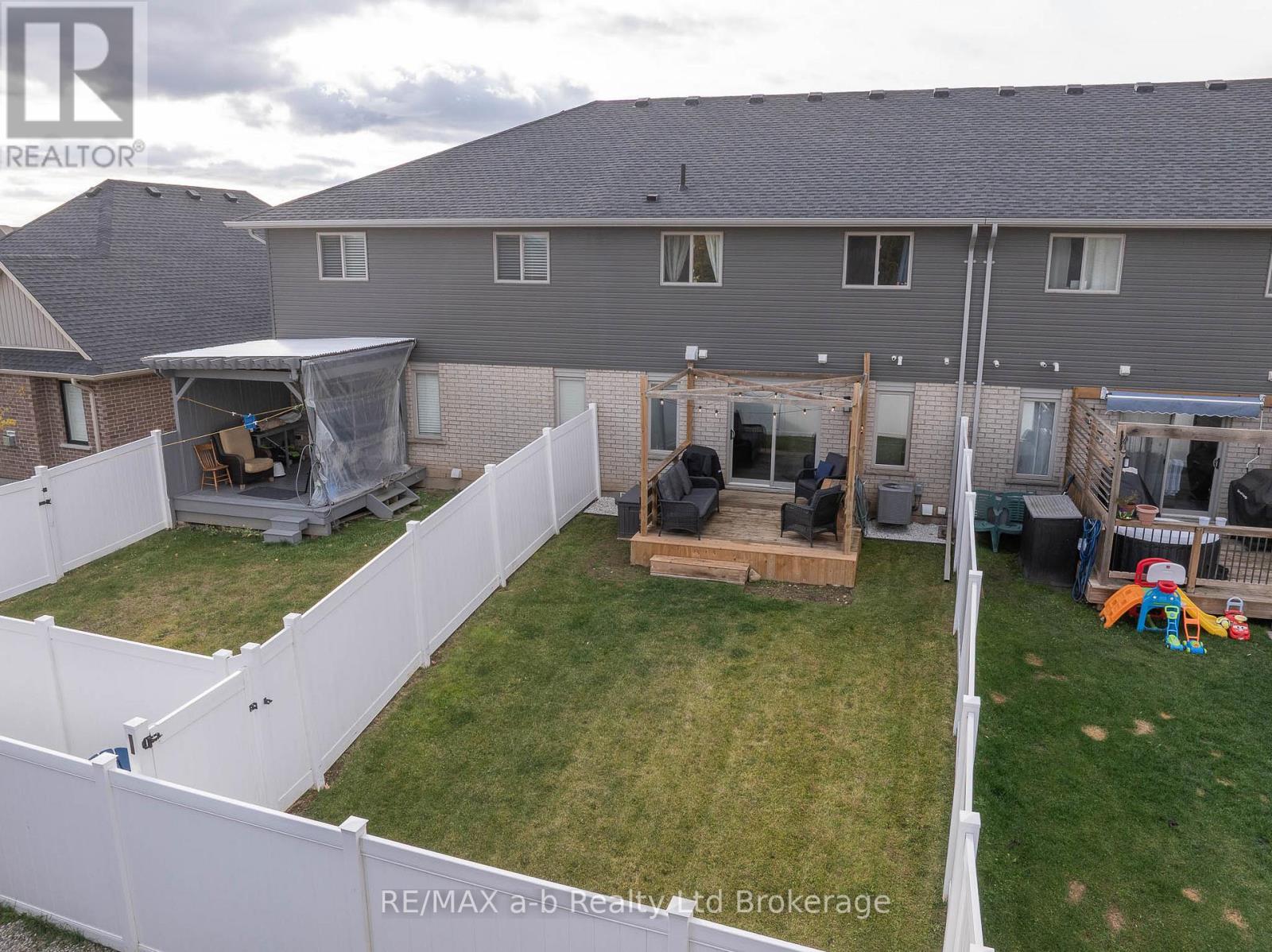 109 Denrich Avenue, Tillsonburg, Ontario  N4G 0H1 - Photo 30 - X12894388