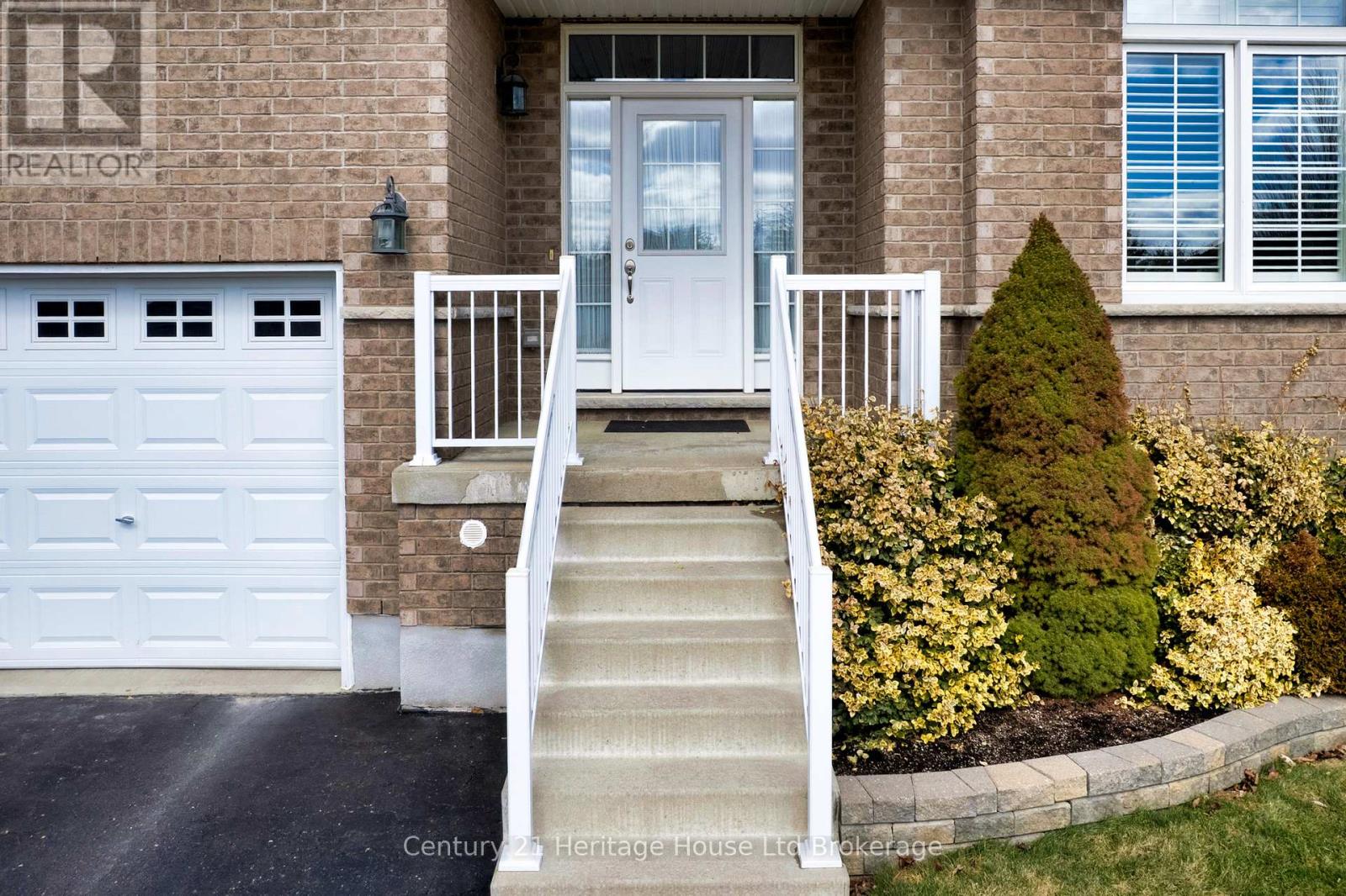 619 Fox Hollow Court, Woodstock (Woodstock - North), Ontario  N4T 1W3 - Photo 14 - X12896560