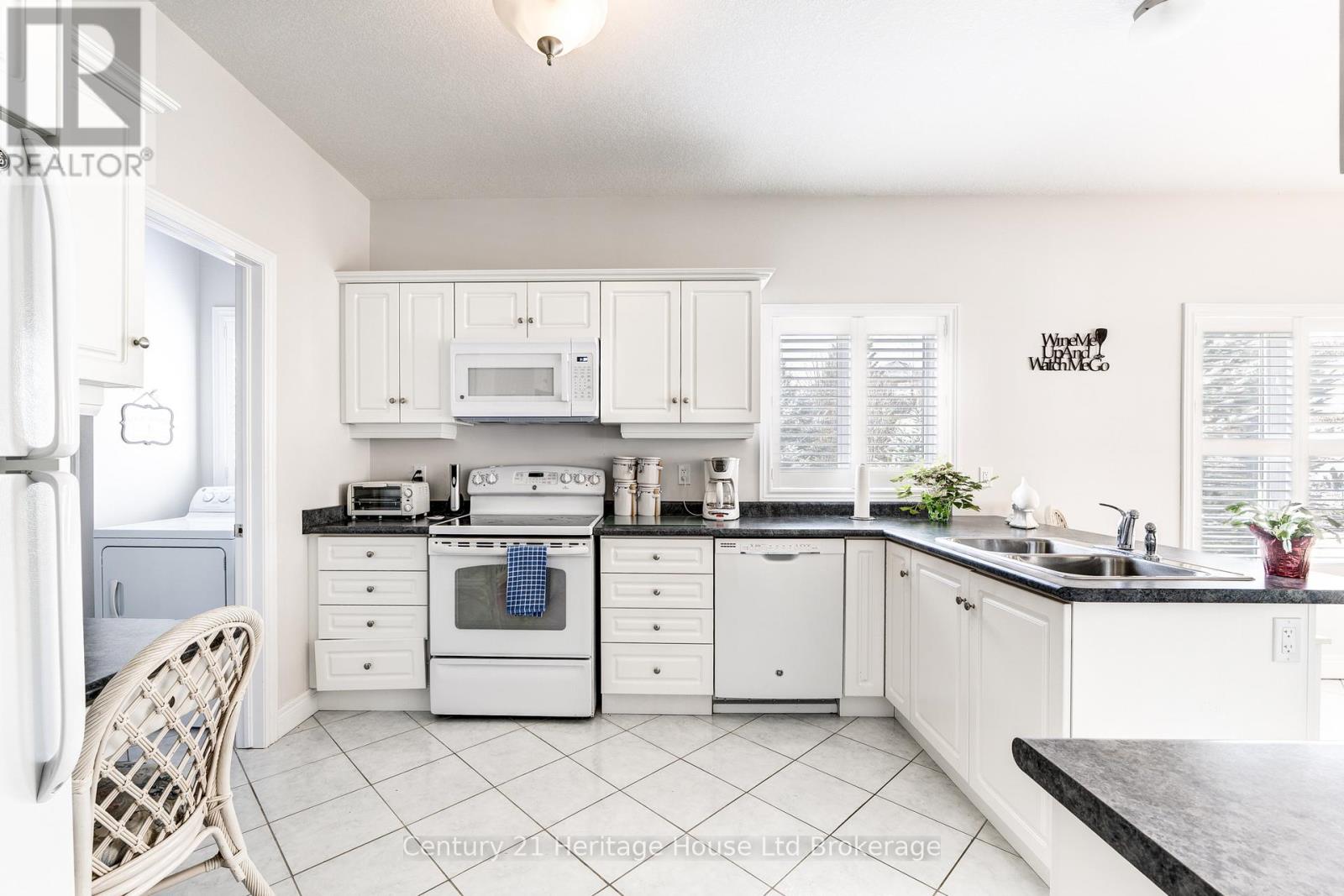 619 Fox Hollow Court, Woodstock (Woodstock - North), Ontario  N4T 1W3 - Photo 34 - X12896560