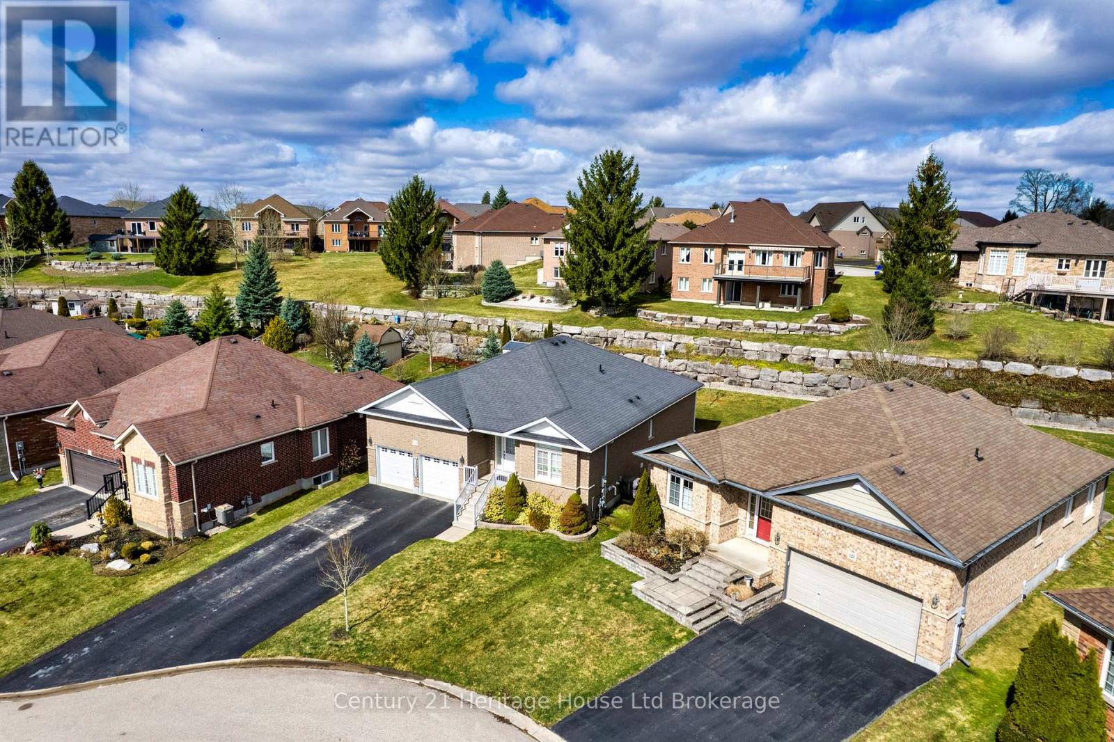 619 Fox Hollow Court, Woodstock (Woodstock - North), Ontario  N4T 1W3 - Photo 4 - X12896560