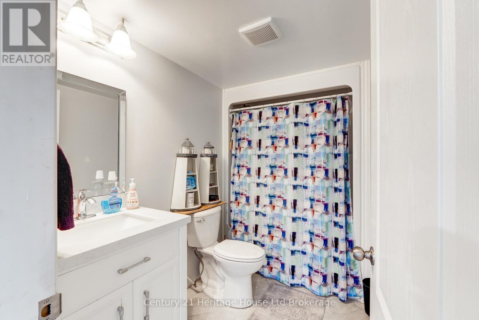 619 Fox Hollow Court, Woodstock (Woodstock - North), Ontario  N4T 1W3 - Photo 48 - X12896560