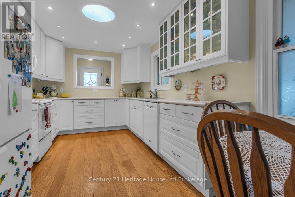 997 Vanier Avenue, Woodstock (Woodstock - North), Ontario  N4S 4K5 - Photo 12 - X12896816