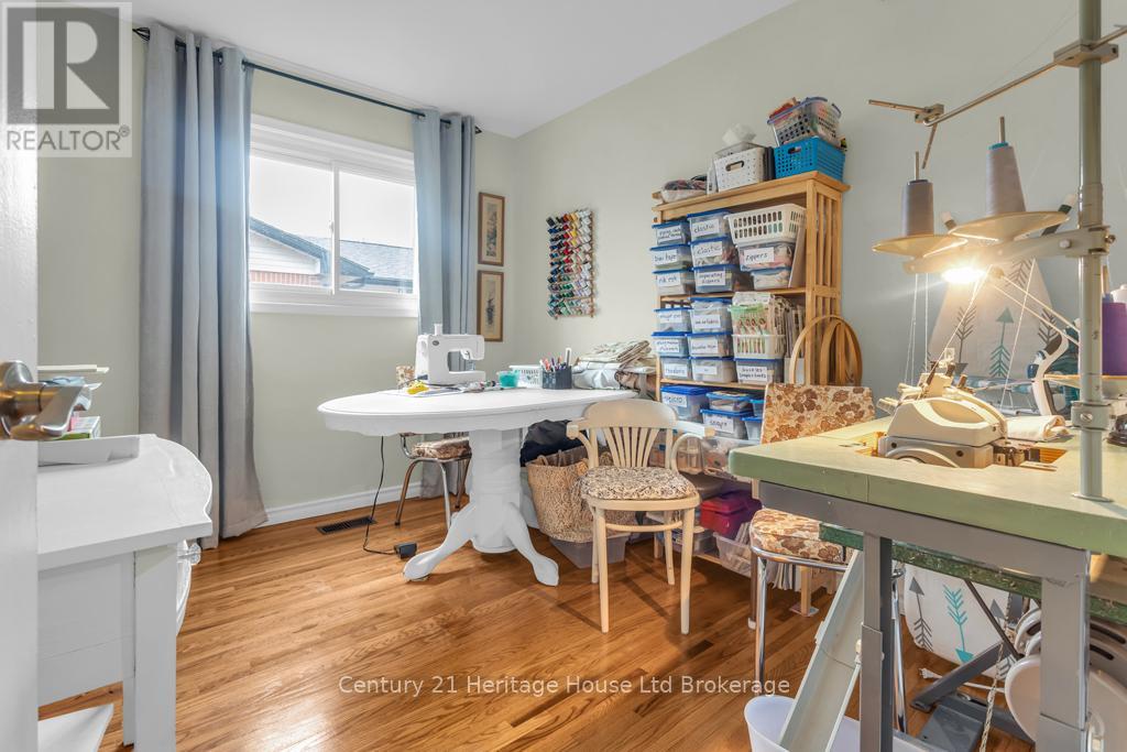 997 Vanier Avenue, Woodstock (Woodstock - North), Ontario  N4S 4K5 - Photo 16 - X12896816